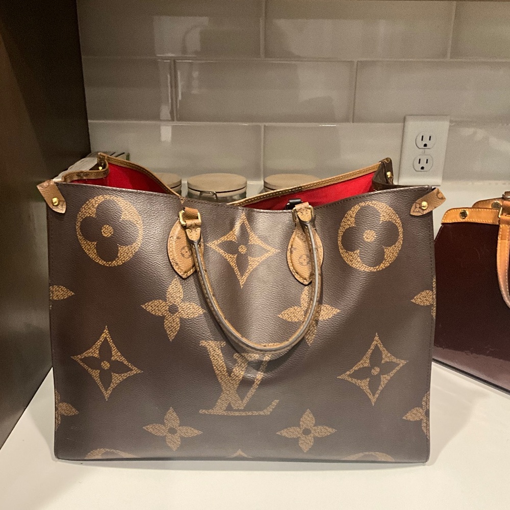 Louis Vuitton on the go tote largest size